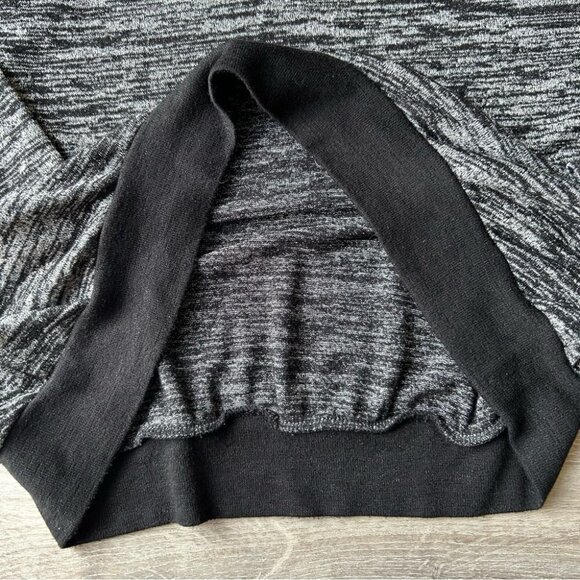 Aritzia Wilfred free Heathered  Black Trim Devinette V-neck Sweater - Picture 11 of 15